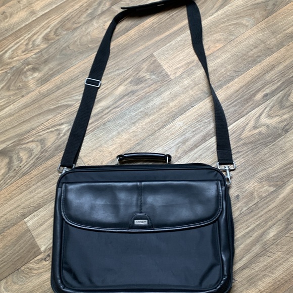 Tarsus Briefcase - Picture 2 of 12